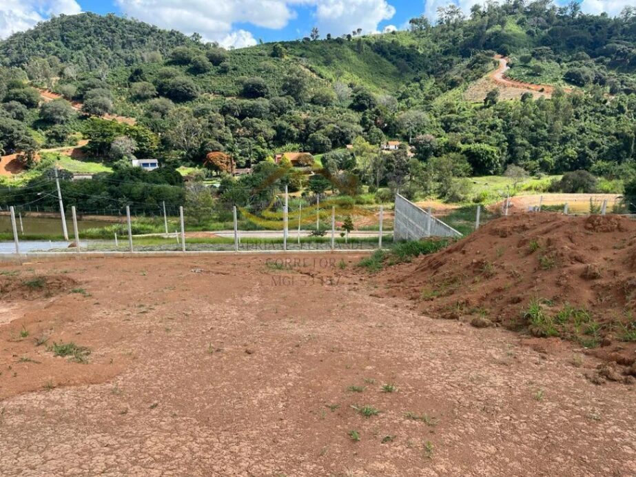 Foto 3 de Terreno de 791 m² em Pinheirinho