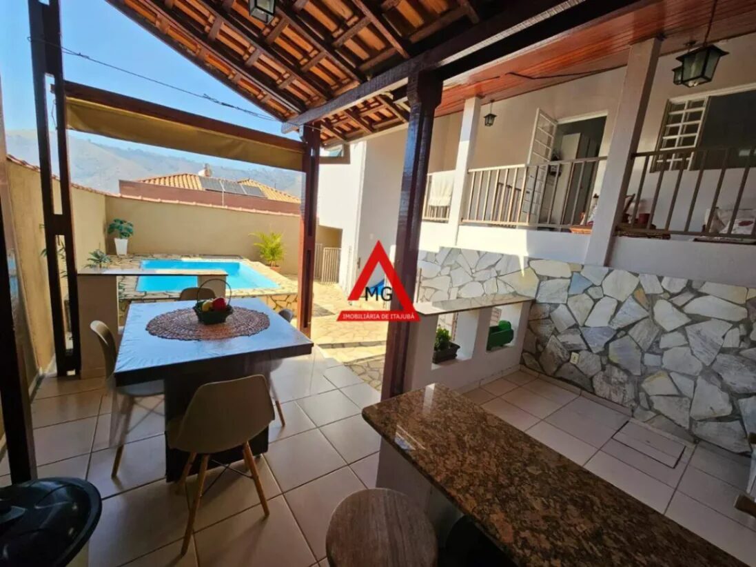 Foto 3 de Casa de 200 m² em sendo 1 suíte