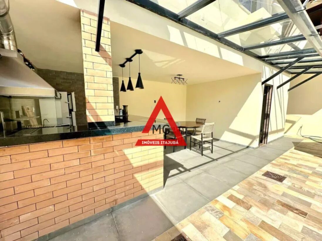 Foto 2 de Casa de 420 m² em Centro