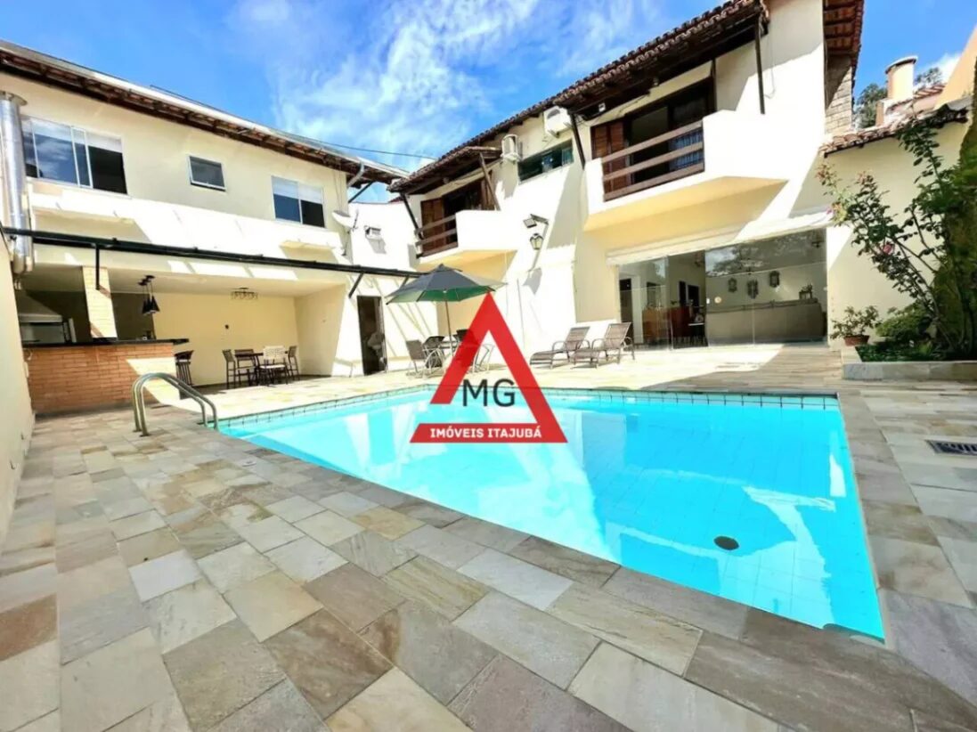 Foto 3 de Casa de 420 m² em Centro