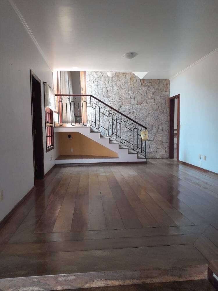 Foto 5 de Casa de 429 m² em Pinheirinho