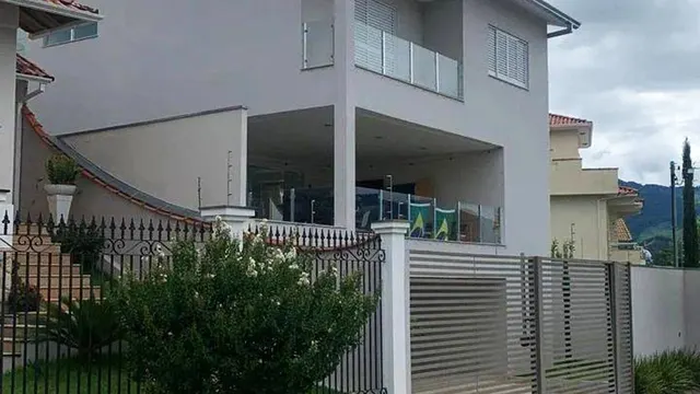Foto 1 de Casa de 371 m² em Pinheirinho