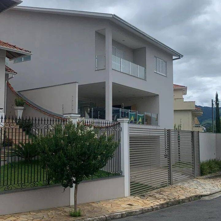 Foto 3 de Casa de 371 m² em Pinheirinho