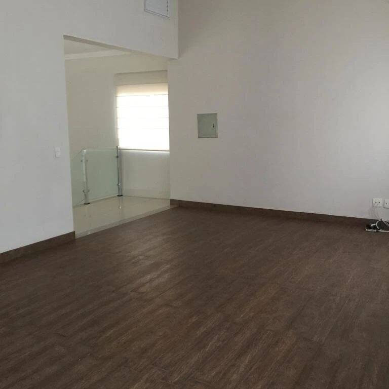 Foto 6 de Casa de 371 m² em Pinheirinho