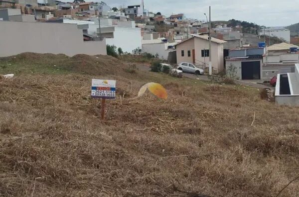 Foto 3 de Terreno de 200 m² em Colina Verde