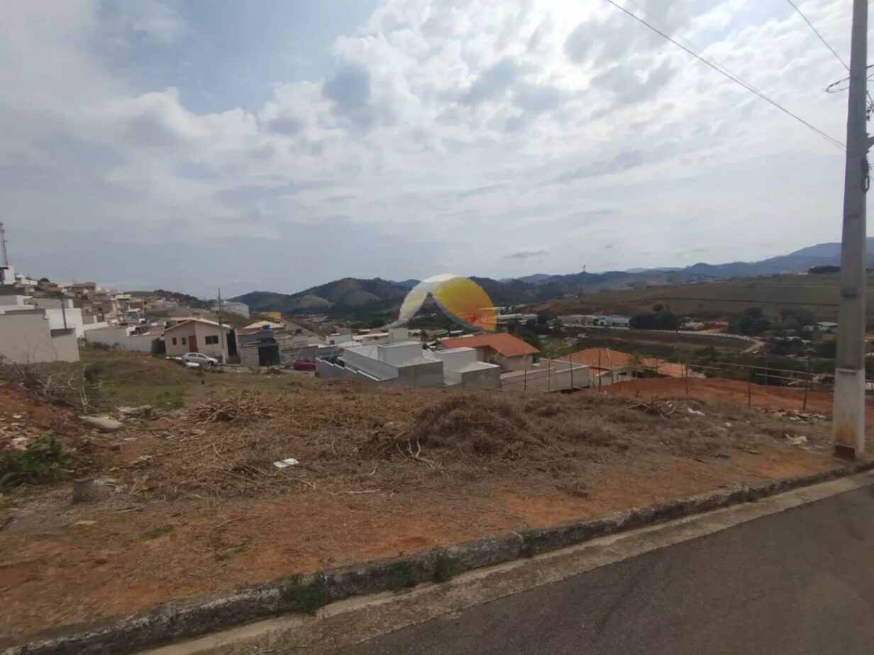 Foto 4 de Terreno de 200 m² em Colina Verde