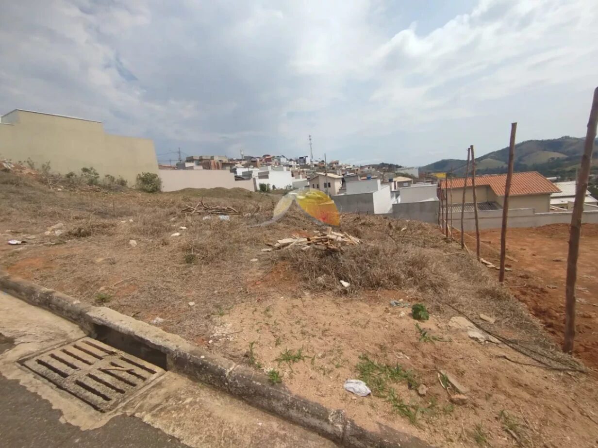 Foto 6 de Terreno de 200 m² em Colina Verde