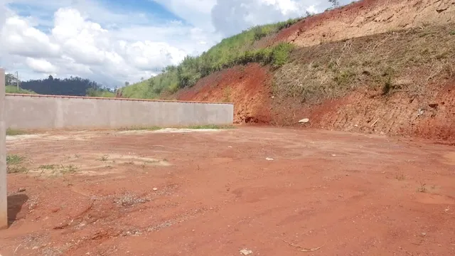 Foto 1 de Terreno de 1300 m² em Pinheirinho