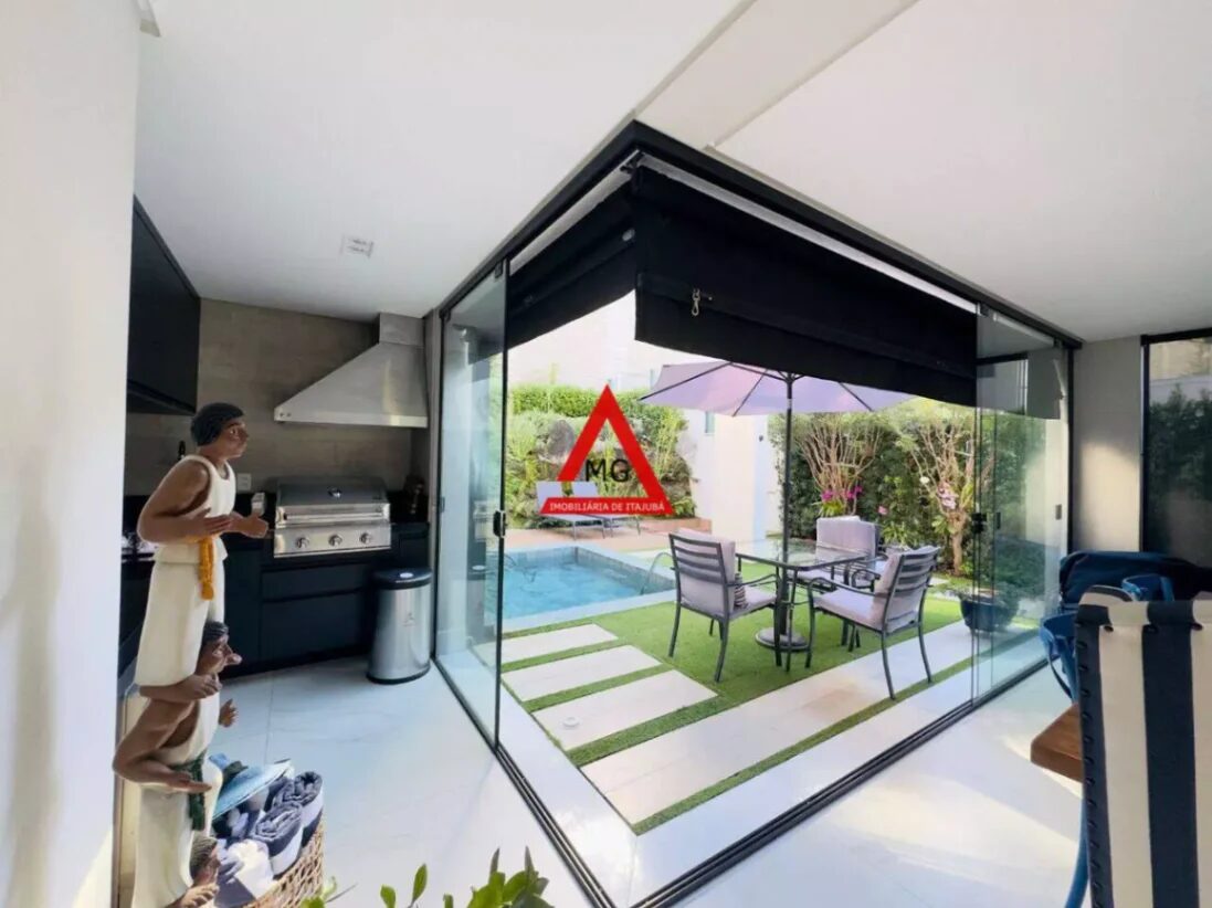 Foto 3 de Casa de 467.73 m² em Pinheirinho