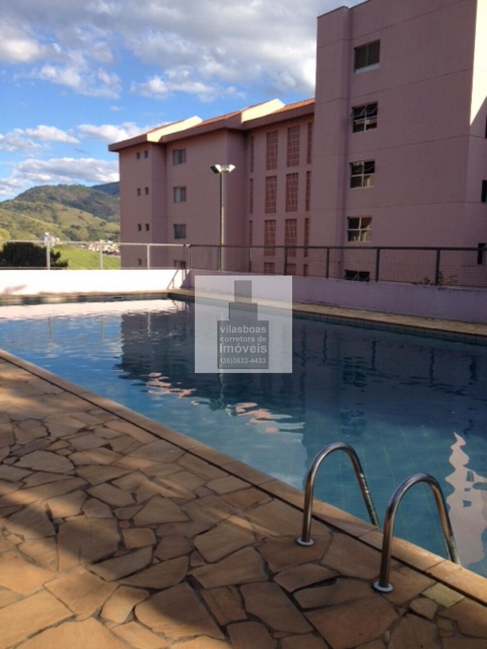 Foto 2 de Apartamento de 88 m² em Morro Chic