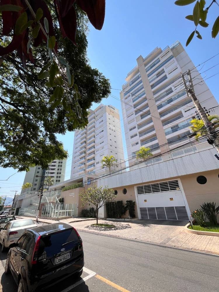 Foto 2 de Apartamento de 370 m² em Pinheirinho