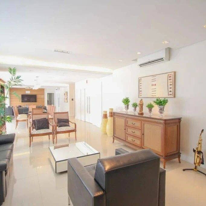 Foto 5 de Apartamento de 370 m² em Pinheirinho