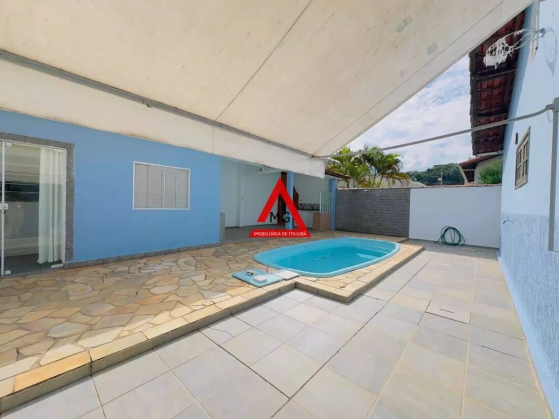Foto 2 de Casa de 360 m² em CASA TERREA COM 3 QUARTOS