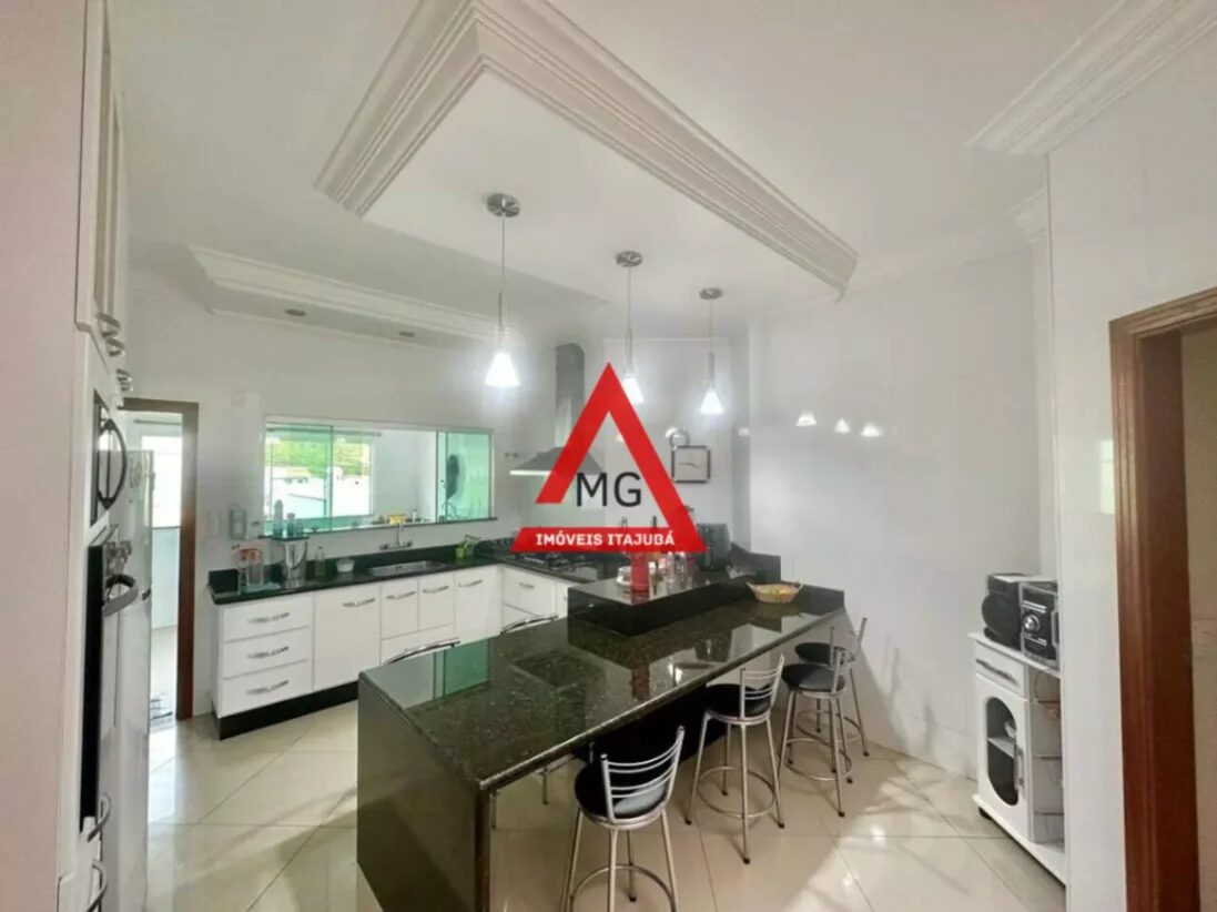 Foto 5 de Casa de 390 m² em Jardim Bela Vista