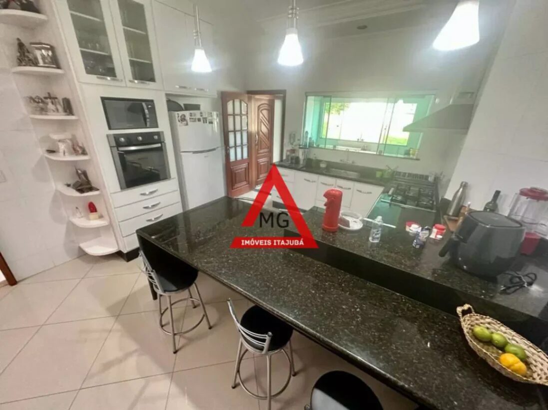 Foto 6 de Casa de 390 m² em Jardim Bela Vista
