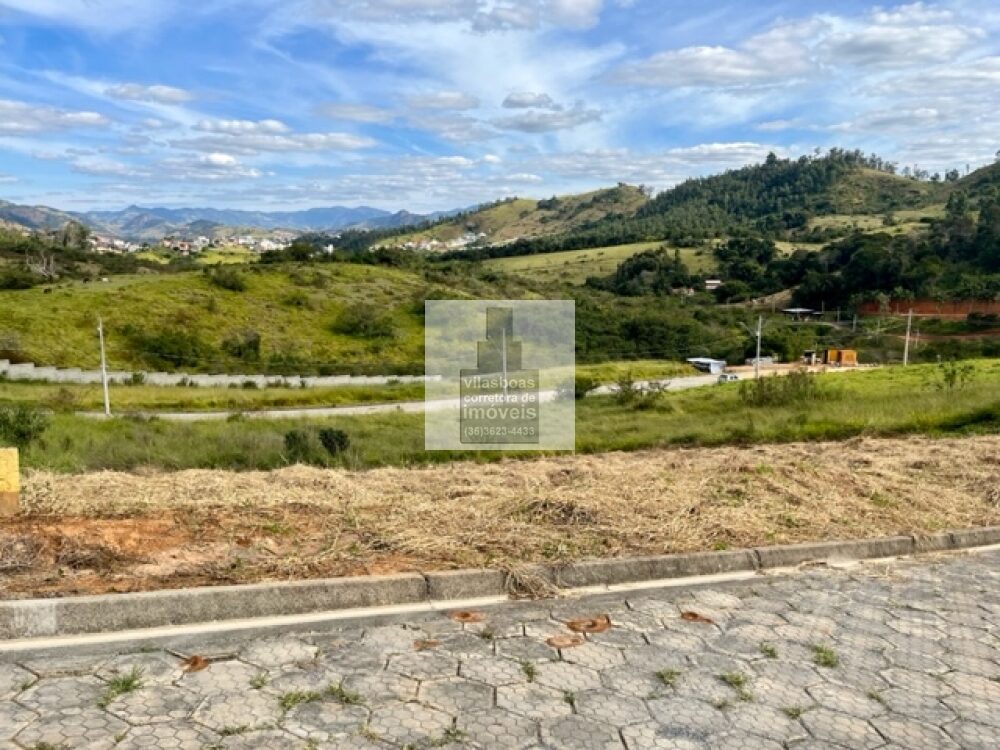 Foto 3 de Terreno de 773.84 m² em Pinheirinho