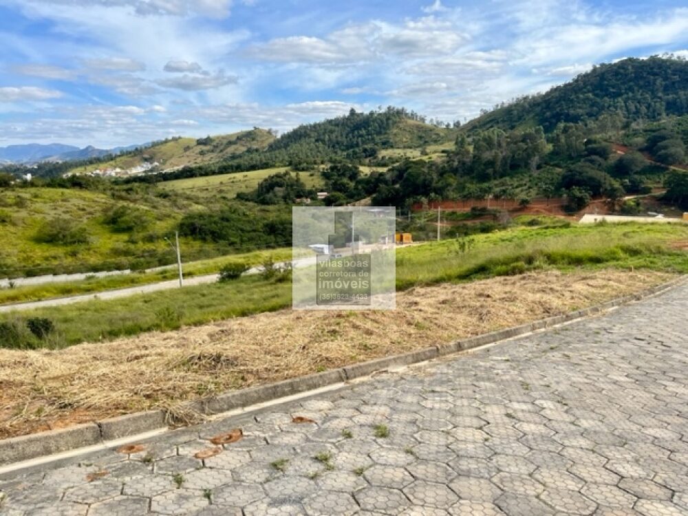 Foto 4 de Terreno de 773.84 m² em Pinheirinho