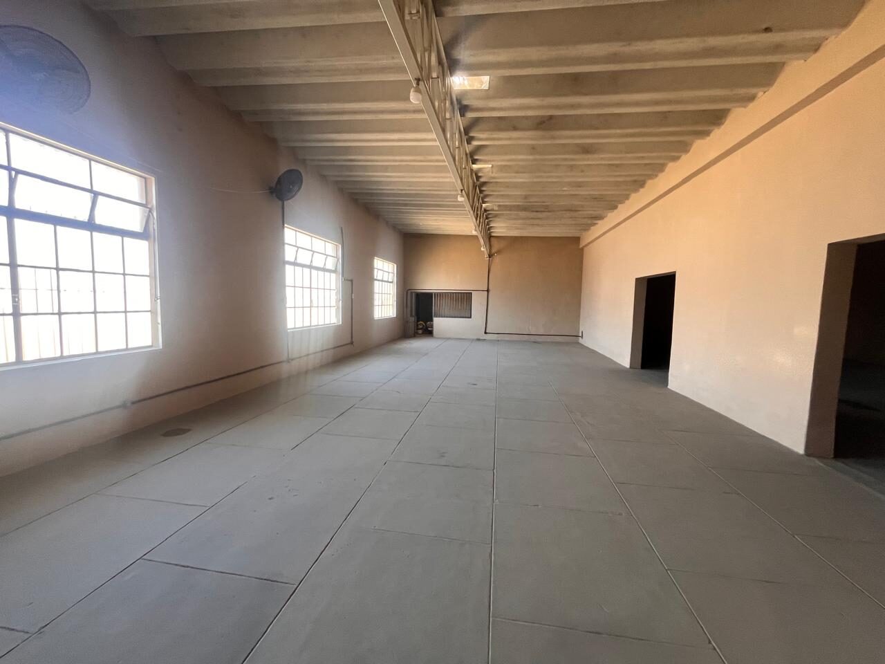 Foto 4 de Galpão de 280 m² em VILA PODDIS para alugar