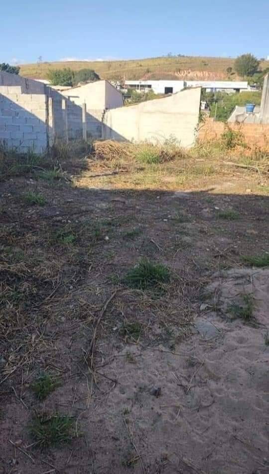 Foto 2 de Terreno de 230 m² em Açude