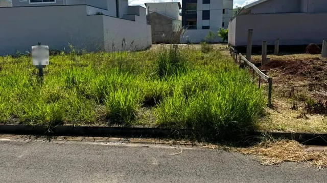Foto 1 de Terreno de 268 m² em Estiva