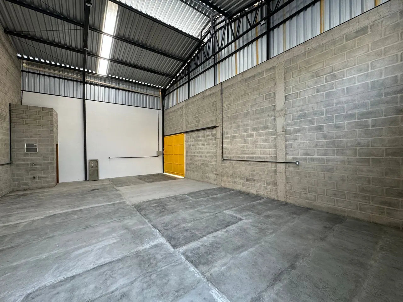 Foto 2 de Ponto comercial de 90 m² em SÃO SEBASTIÃO para alugar