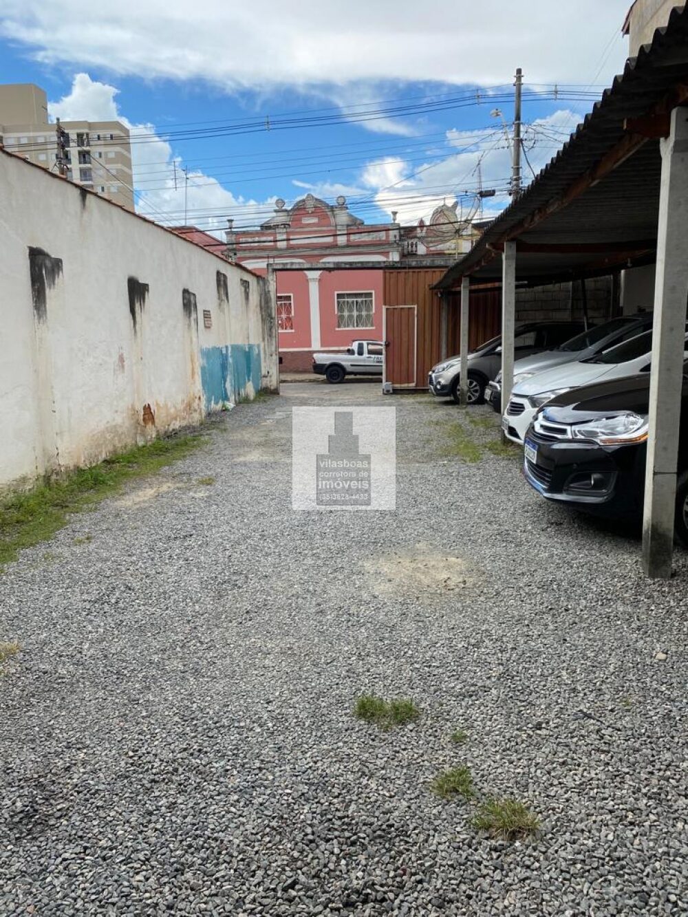 Foto 4 de Terreno de 198 m² em Avenida