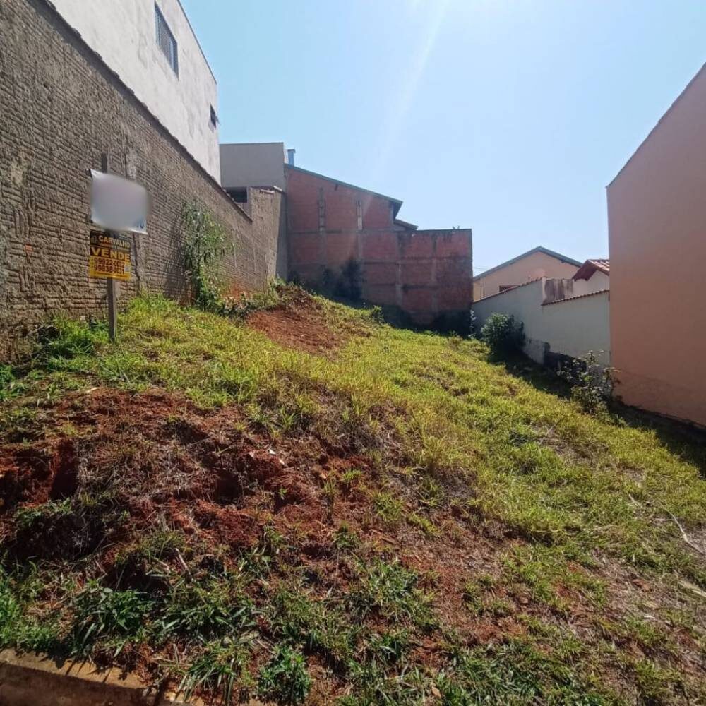 Foto 2 de Terreno de 200 m² em Jardim Lisboa