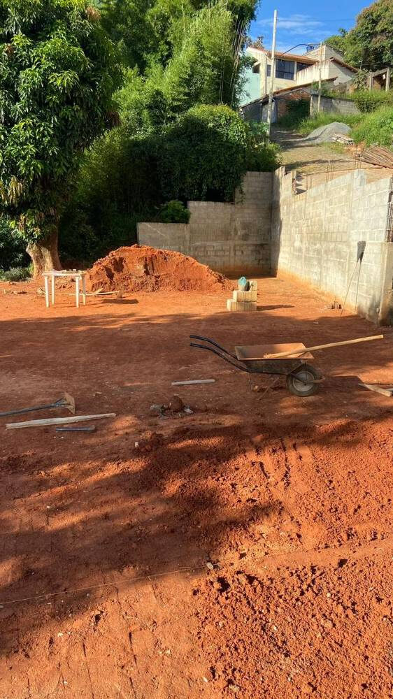 Foto 4 de Terreno de 410 m² em Morro Chic