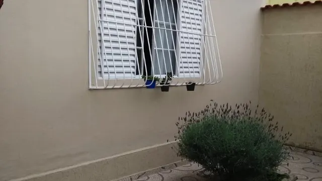 Foto 1 de Casa com terreno de 200 m² e espaço comercial independente