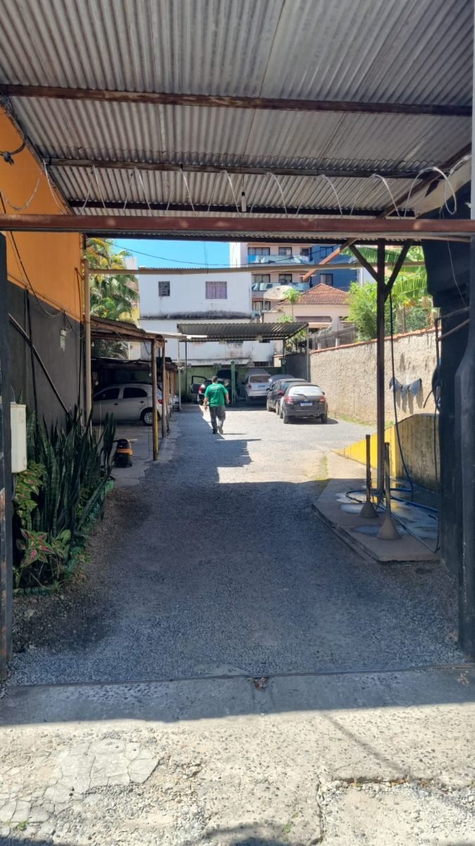 Foto 2 de Imóvel de 690 m² no Pinheirinho