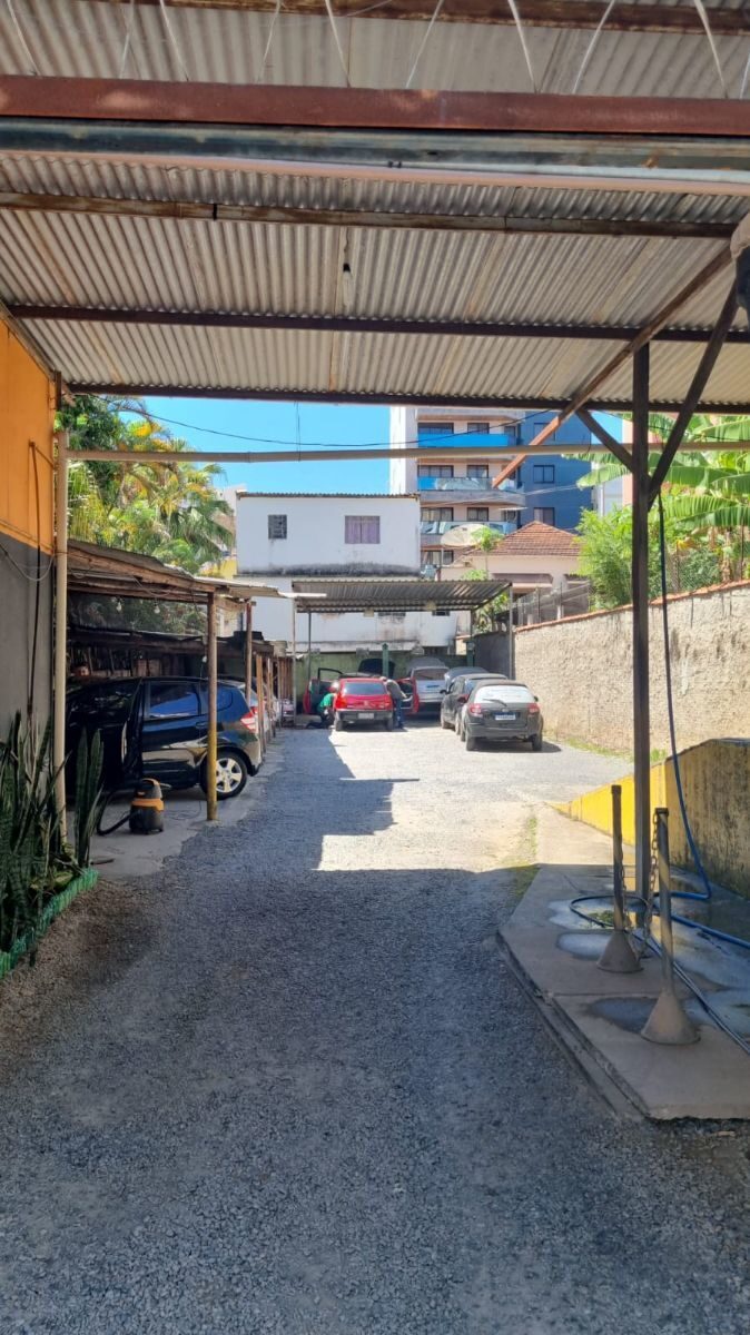 Foto 4 de Imóvel de 690 m² no Pinheirinho