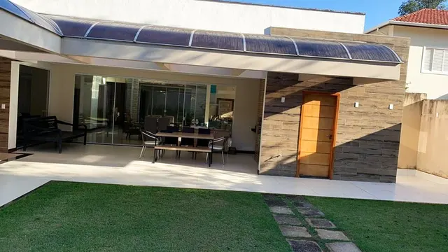 Casa de 3 suítes e 400 m² construídos em Santa Rosa