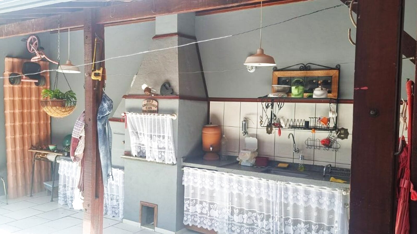 Casa térrea de 3 quartos e 160 m² no Pinheirinho