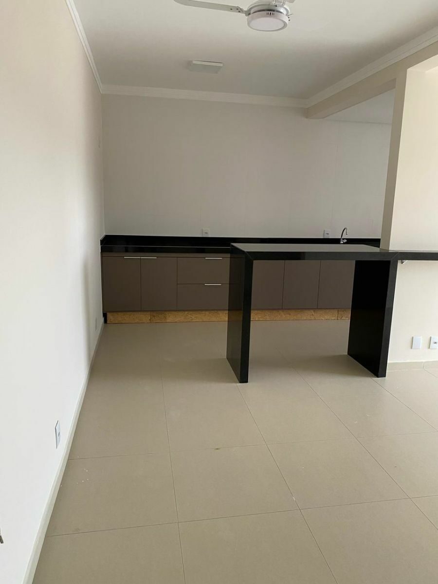 Foto 3 de Apartamento de 2 quartos no Morro Chic
