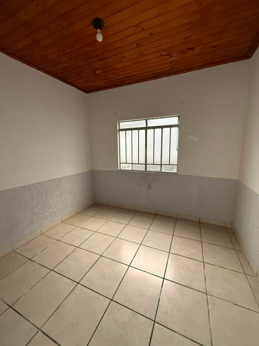 Foto 2 de Casa e edícula em terreno de 300 m² no Morro Chic