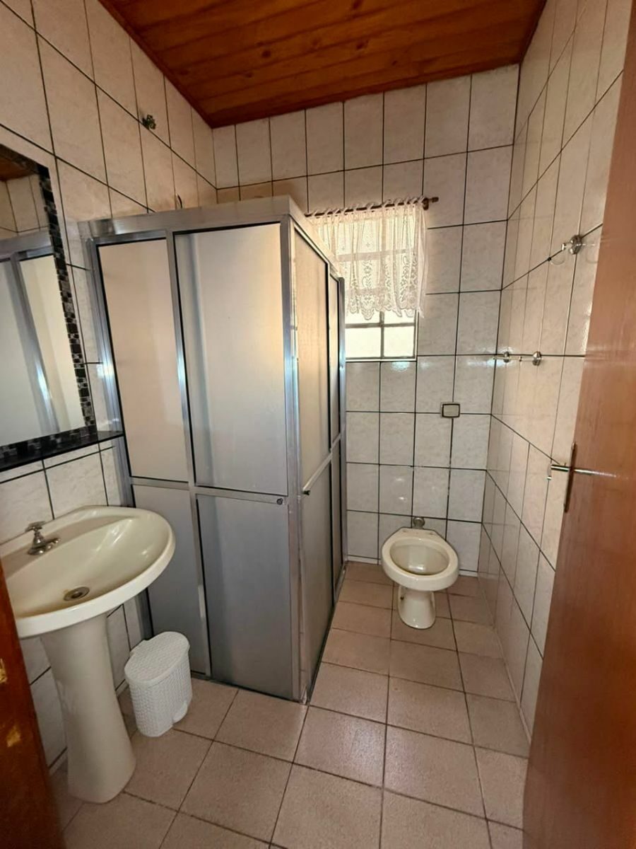 Foto 4 de Casa e edícula em terreno de 300 m² no Morro Chic