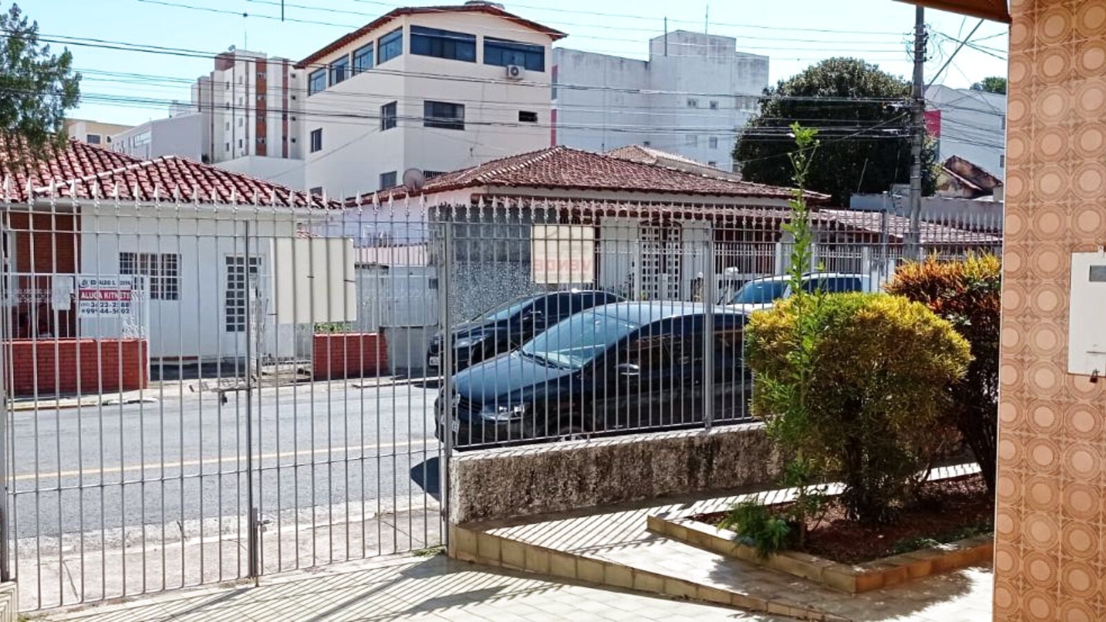 Casa de 3 quartos com edícula em terreno de 330 m² na Varginha