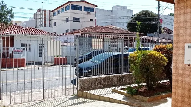 Casa de 3 quartos com edícula em terreno de 330 m² na Varginha