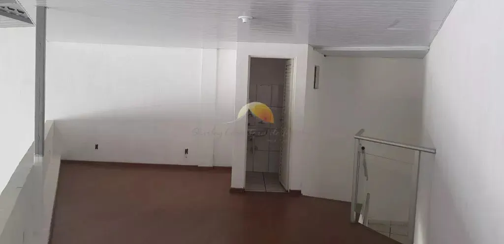 Foto 3 de Ponto comercial de 253 m² com mezanino perto da Igreja Matriz, Centro