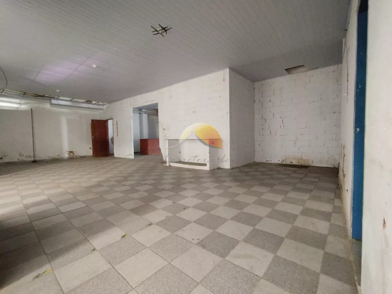 Foto 2 de Ponto comercial de 330 m² com cozinhas e lavabos, São Vicente