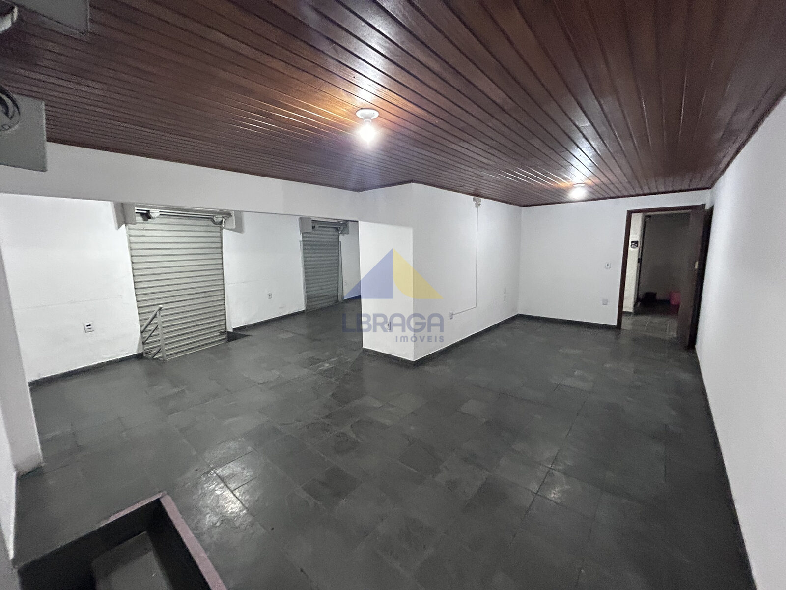 Foto 3 de Ponto comercial de 50 m² com 2 portas de enrolar, Varginha