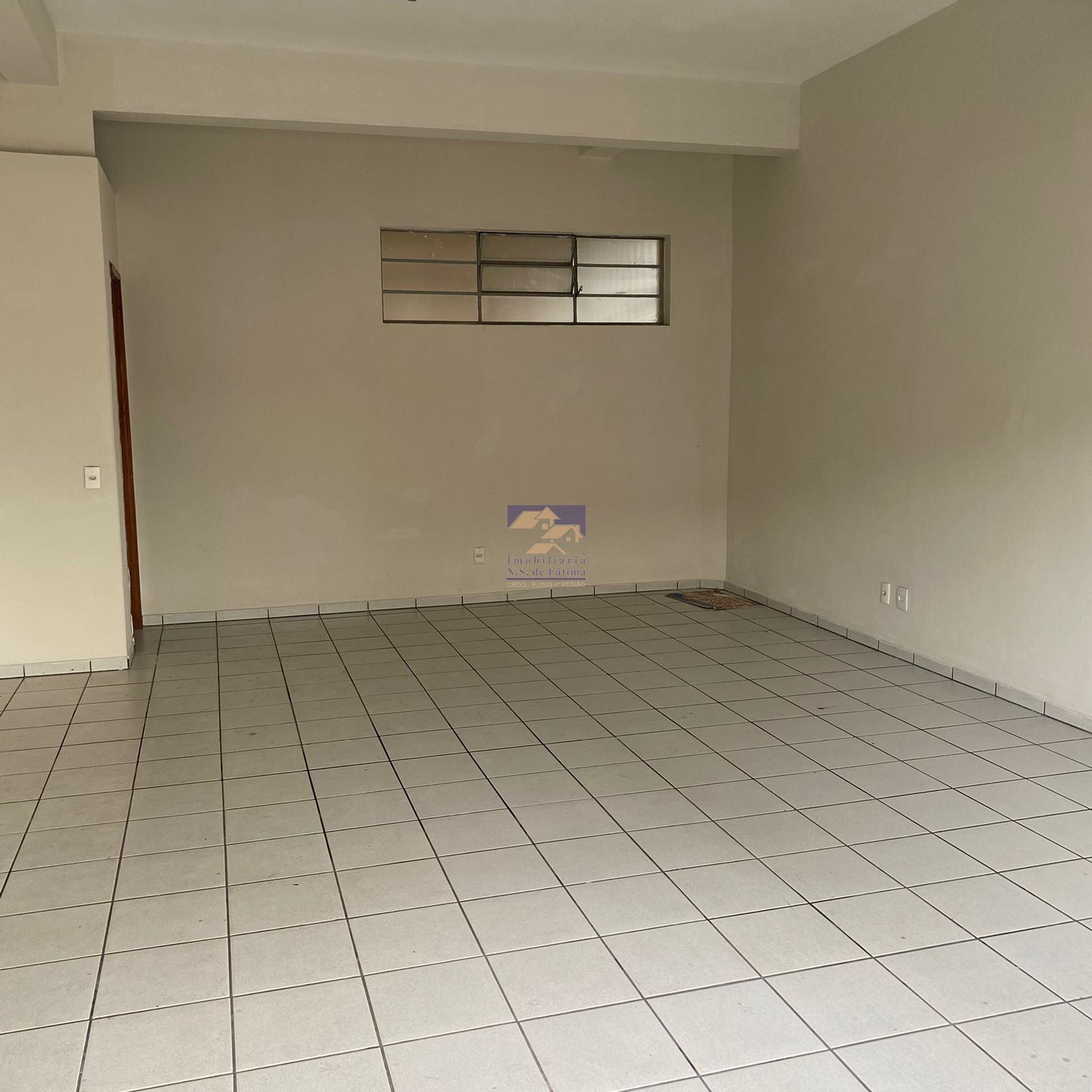 Foto 3 de Ponto comercial com banheiro em prédio de esquina, Avenida