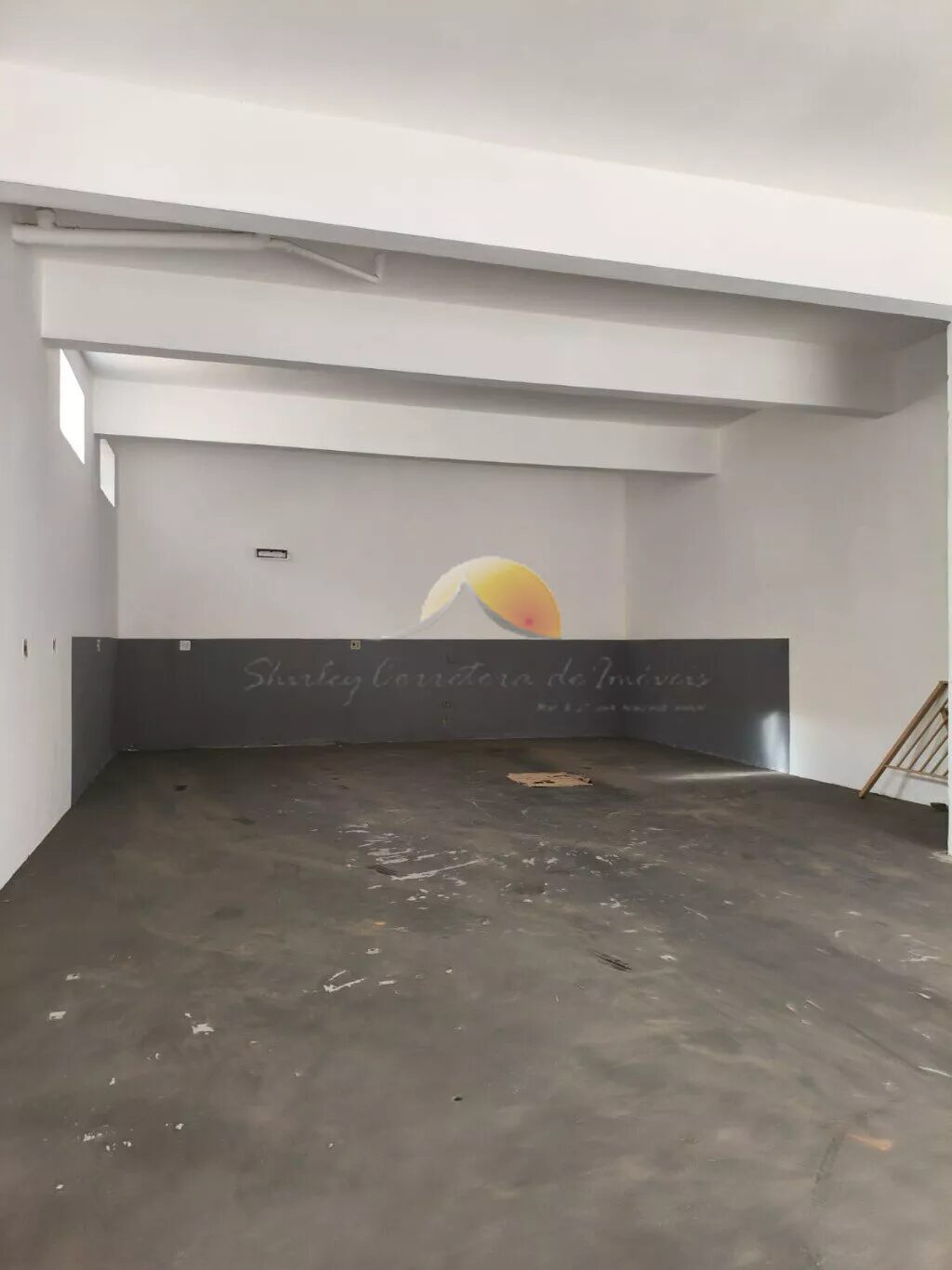 Foto 6 de Ponto comercial com porta de enrolar e vão livre, São Sebastião