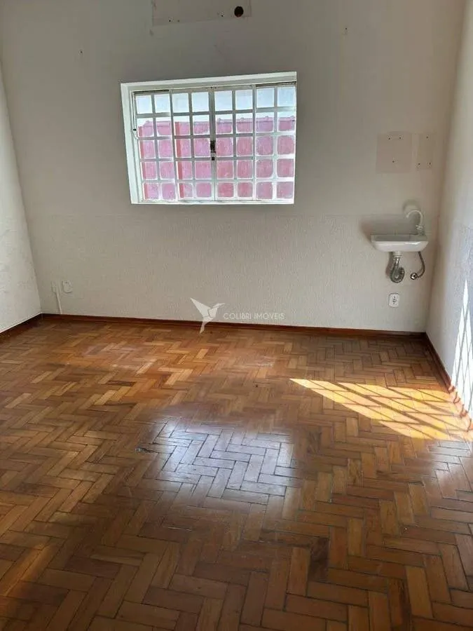 Foto 2 de Ponto comercial de 256 m² com 5 salas para alugar, Pinheirinho