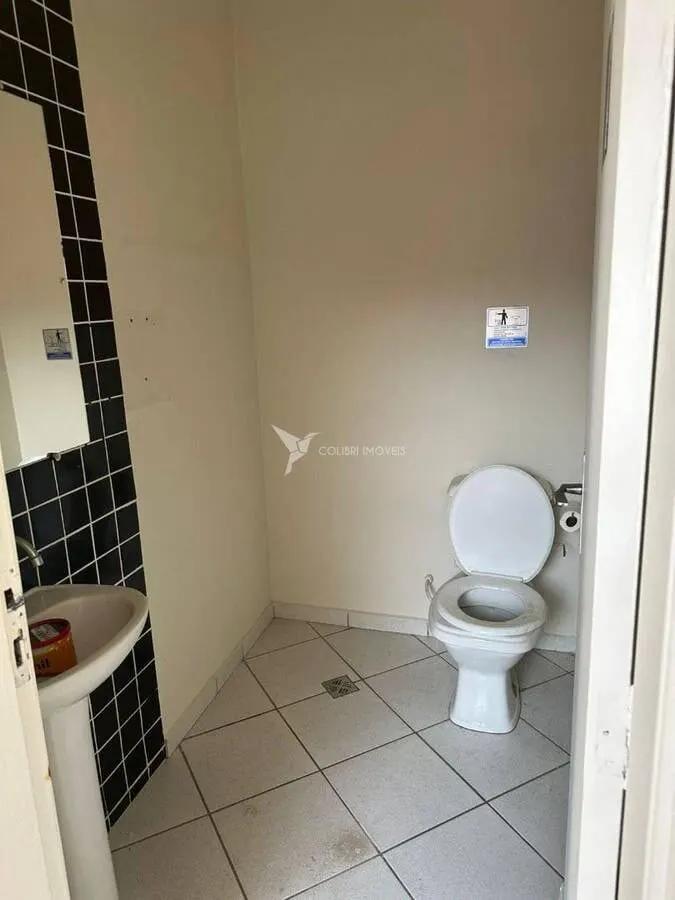 Foto 8 de Ponto comercial de 256 m² com 5 salas para alugar, Pinheirinho