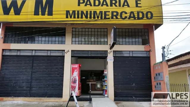 Prédio com 2 pontos comerciais e 2 apartamentos de 3 quartos na Av. Silvestre Antônio Junqueira Ferraz, Boa Vista