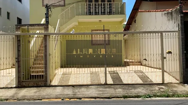 Foto 1 de Prédio com 3 apartamentos e garagem para investimento, Medicina