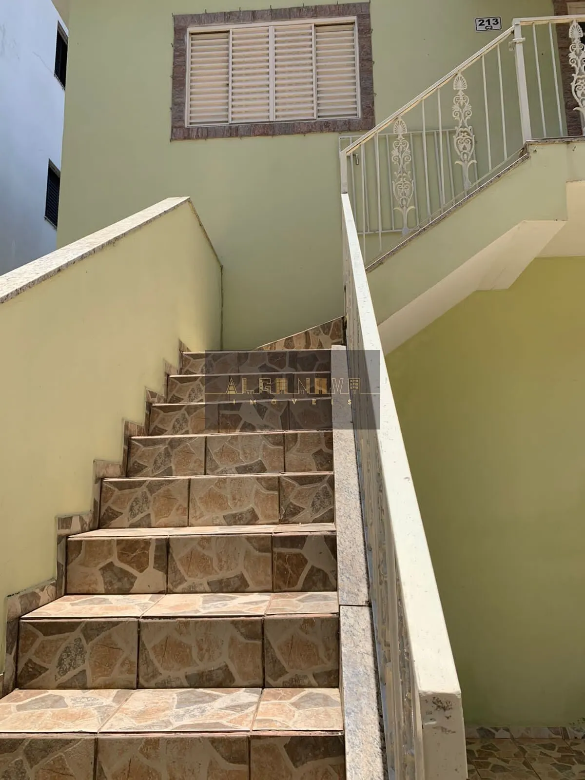 Foto 8 de Prédio com 3 apartamentos e garagem para investimento, Medicina