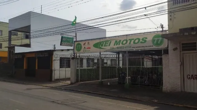 Área comercial de 800 m² em São Vicente