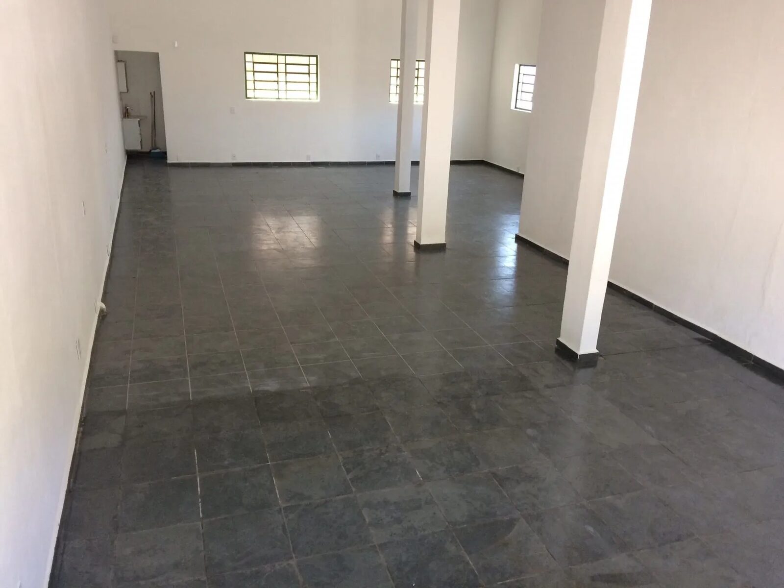 Foto 2 de Ponto comercial de 100 m² para alugar no bairro São Sebastião